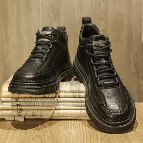 2023秋冬季新款黑色马丁靴男鞋英伦风中帮工装靴厚底防滑防水靴子图片